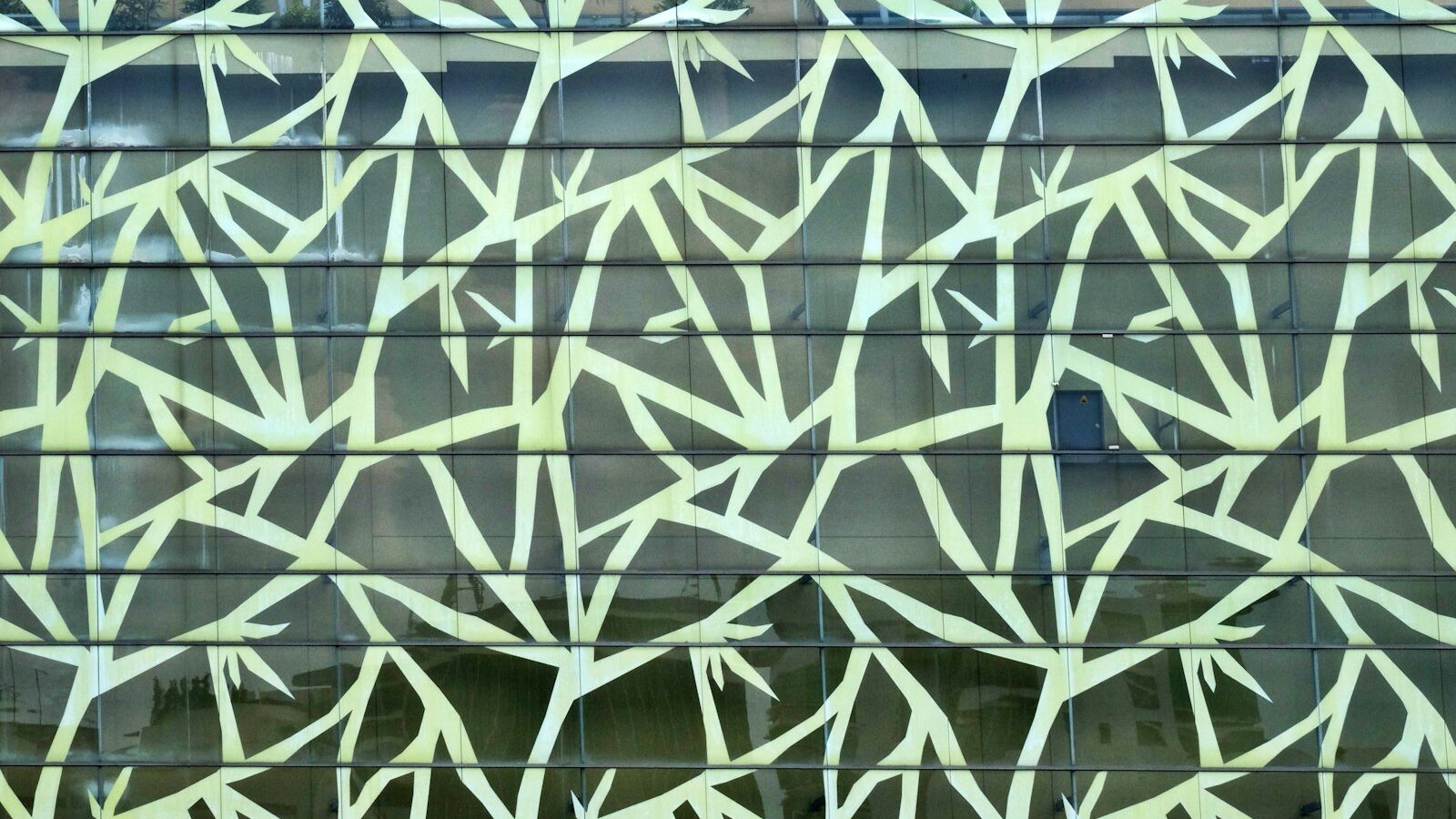 a building that has a bunch of windows on it
